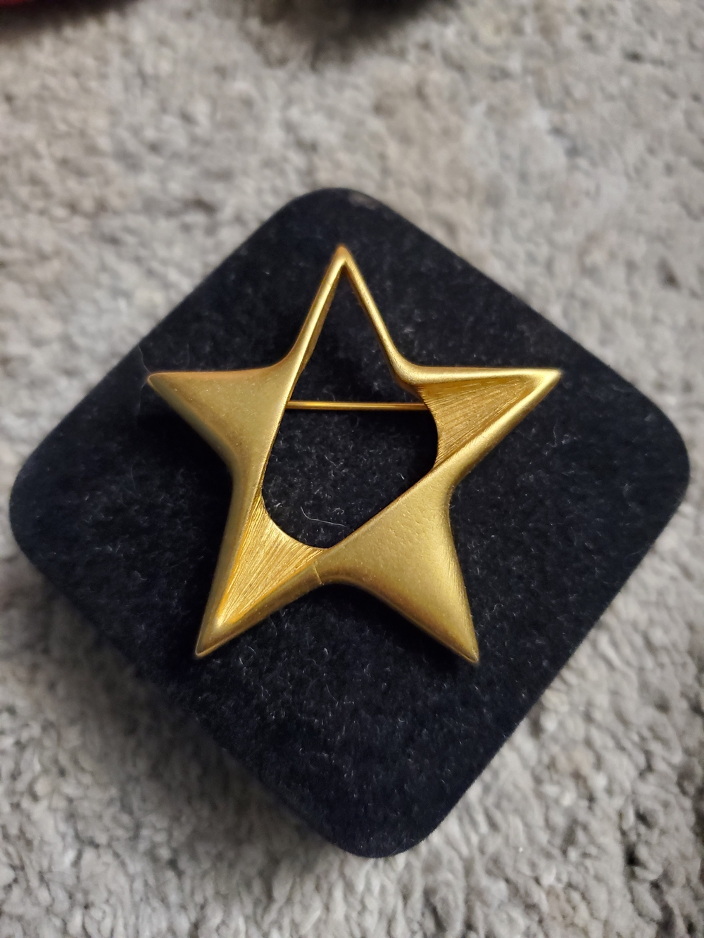 Vintage Gold Star Brooch - Gold Tone